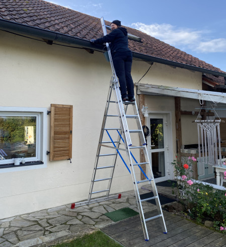 Mehrzweckleiter Handwerker STANDARD 3-teilig, 35/41/47 cm breit mit Aussteifungsstreben an den Leiternteilen